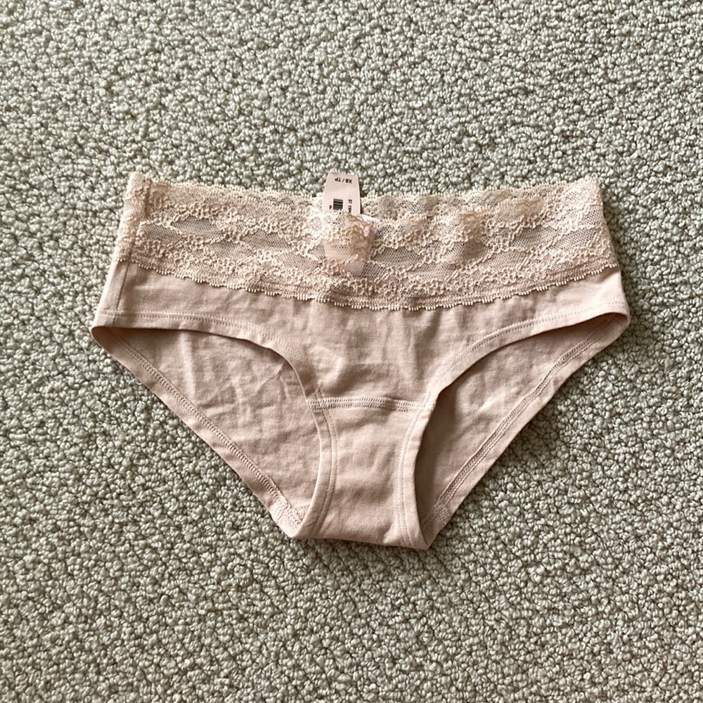 NEW Victoria’s Secret Vintage Low Rise Hiphugger Panty Hipster Lace Nude XS NWT